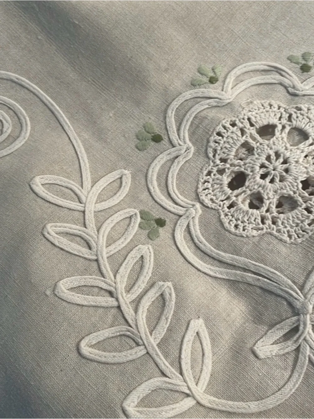 Embroidered Detail Linen Tablecloth 34”x34”
